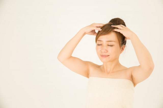 お手上げ状態の髪に 加齢に伴う女性の悩み うねり の原因と改善をご紹介 Gran Blend グランブレンド 公式サイト